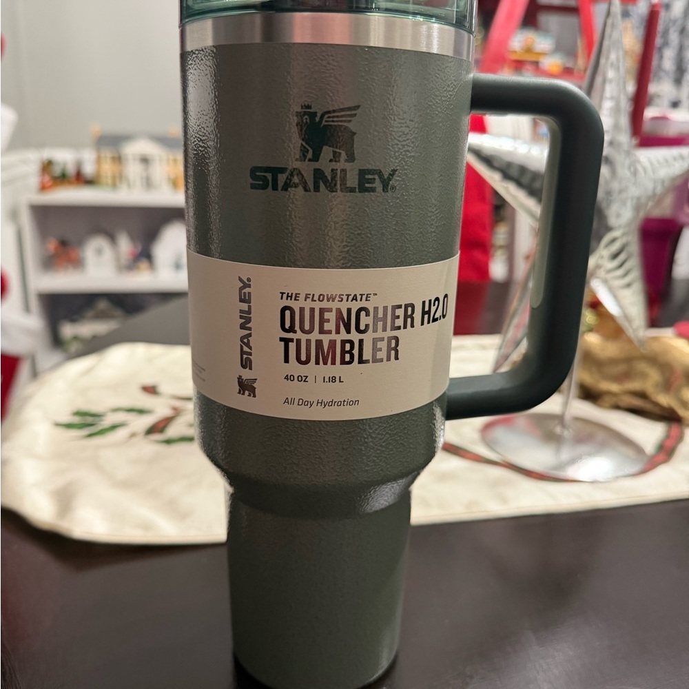 Stanley Dark Green Quencher H2.0 Tumbler